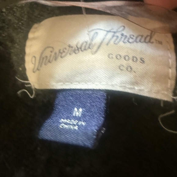 Cozy Up in Style – Universal Thread long wrap green Cardigan (Size M) - Picture 3 of 4